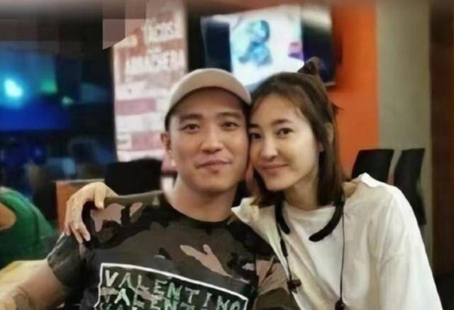 ky开元棋牌 诈骗139亿、金条茅台垫桌腿王丽坤是怎么一步步迈入假豪门的？(图3)